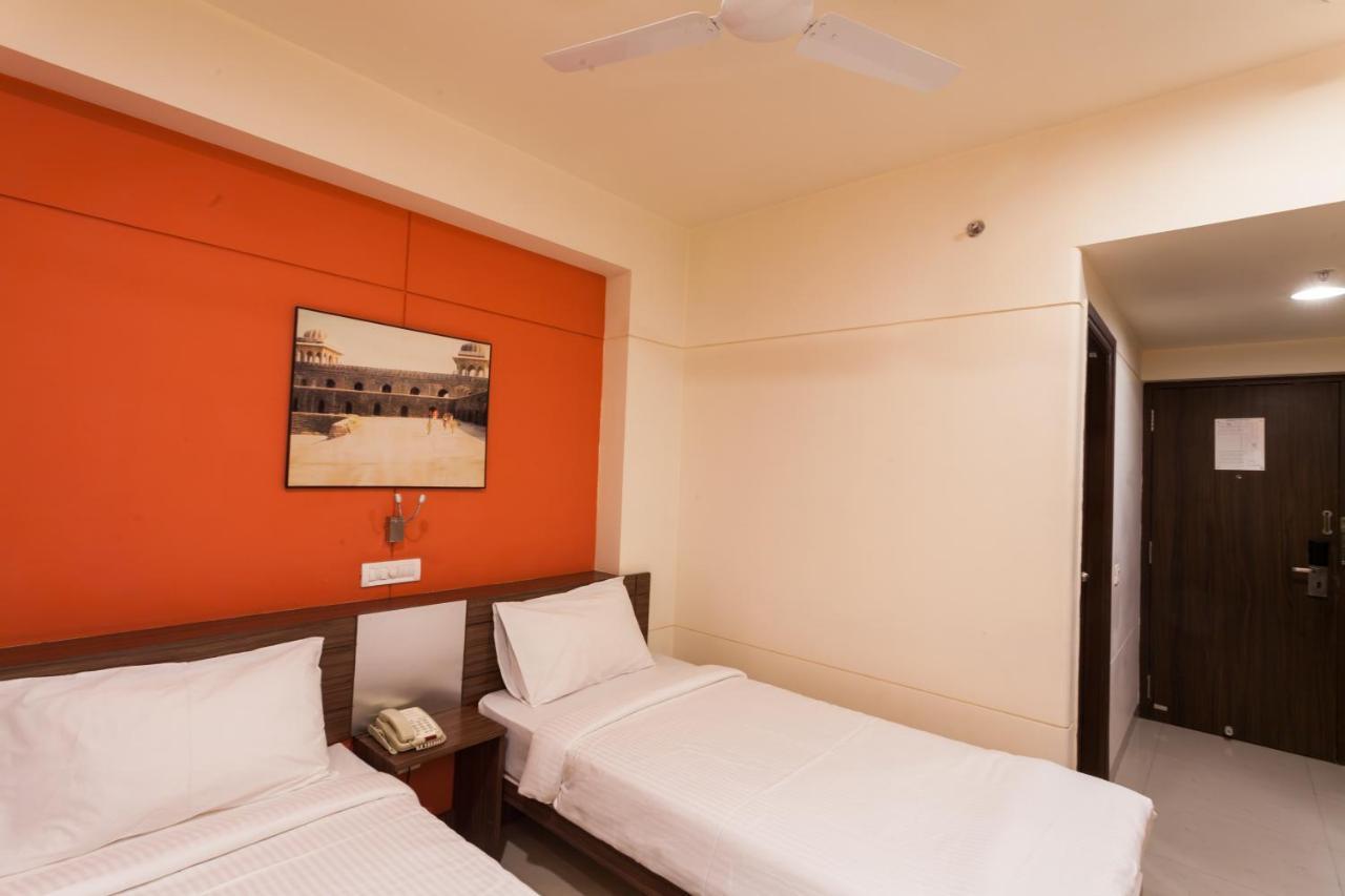Tirupur Hotel Exterior foto